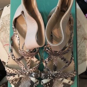 Nine West Hakuna Back ZIP Sandals 6 1/2